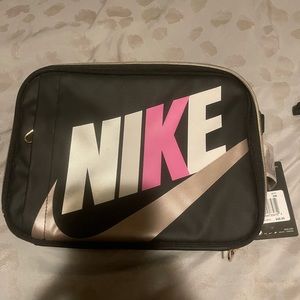 Nike Multi Zip JDI Fuel Pack Lunch Box